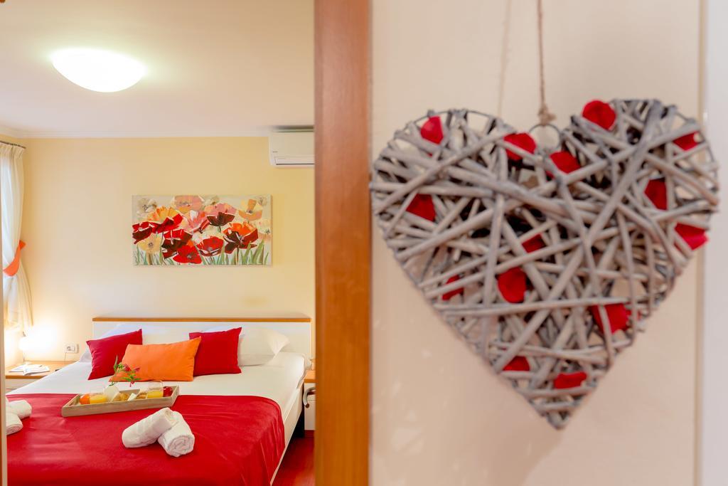 Leona & Borna'S Central Lapad Suites Дубровник Екстериор снимка
