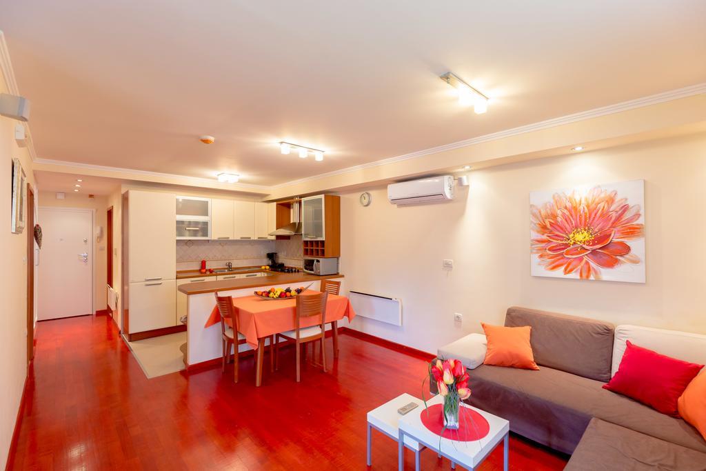Leona & Borna'S Central Lapad Suites Дубровник Екстериор снимка