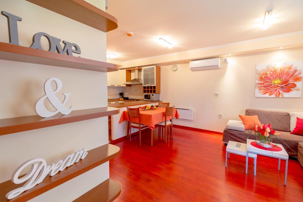 Leona & Borna'S Central Lapad Suites Дубровник Екстериор снимка