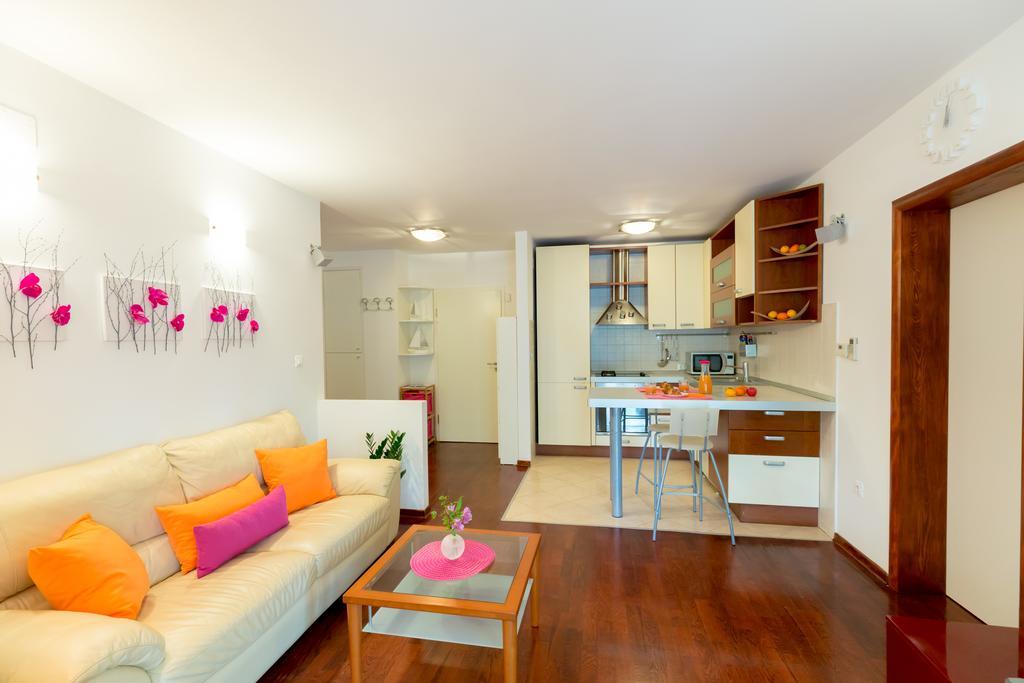 Leona & Borna'S Central Lapad Suites Дубровник Екстериор снимка