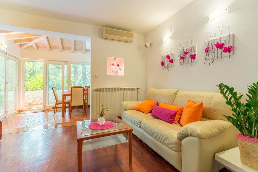 Leona & Borna'S Central Lapad Suites Дубровник Екстериор снимка