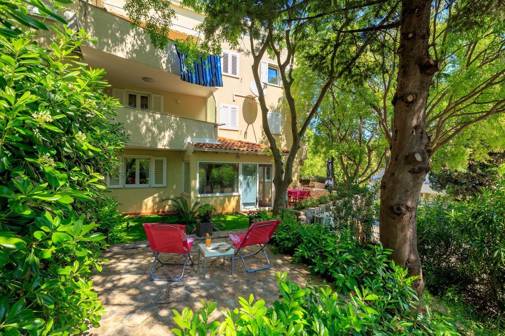 Leona & Borna'S Central Lapad Suites Дубровник Екстериор снимка