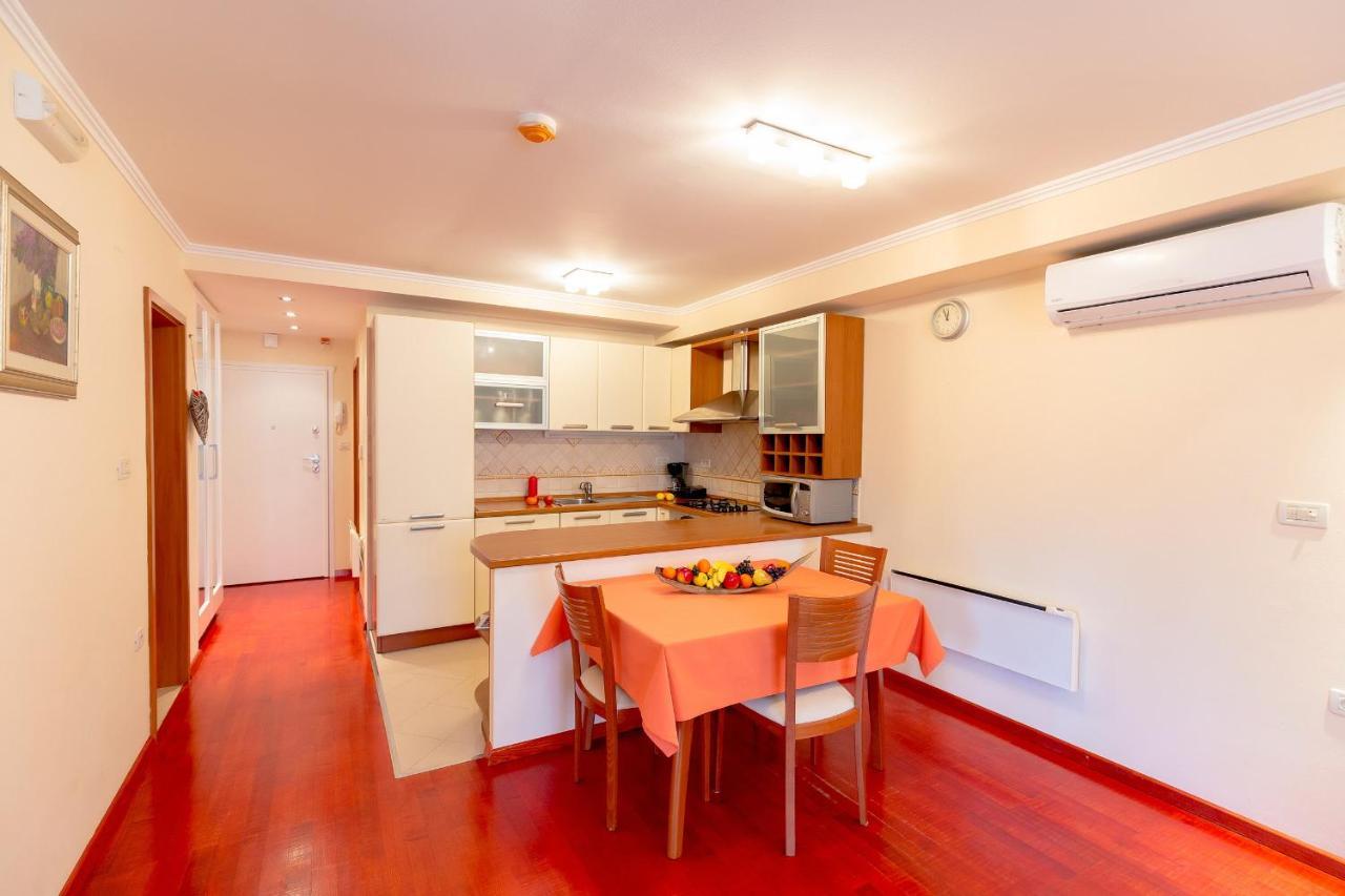 Leona & Borna'S Central Lapad Suites Дубровник Екстериор снимка