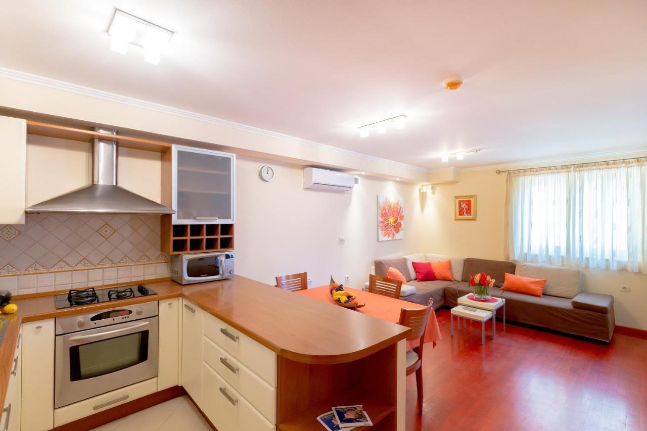 Leona & Borna'S Central Lapad Suites Дубровник Екстериор снимка