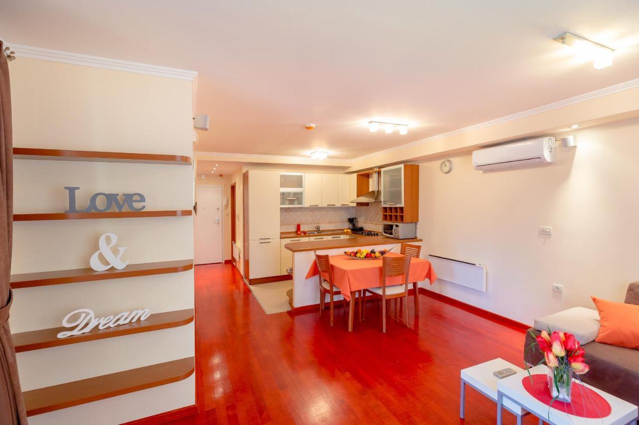 Leona & Borna'S Central Lapad Suites Дубровник Екстериор снимка