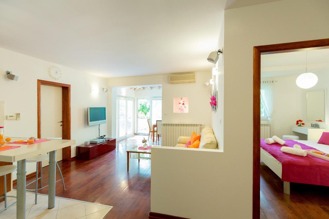 Leona & Borna'S Central Lapad Suites Дубровник Екстериор снимка