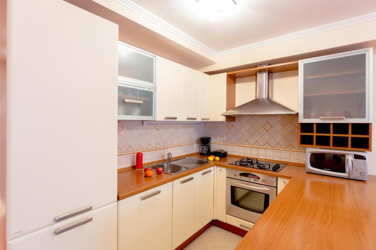 Leona & Borna'S Central Lapad Suites Дубровник Екстериор снимка