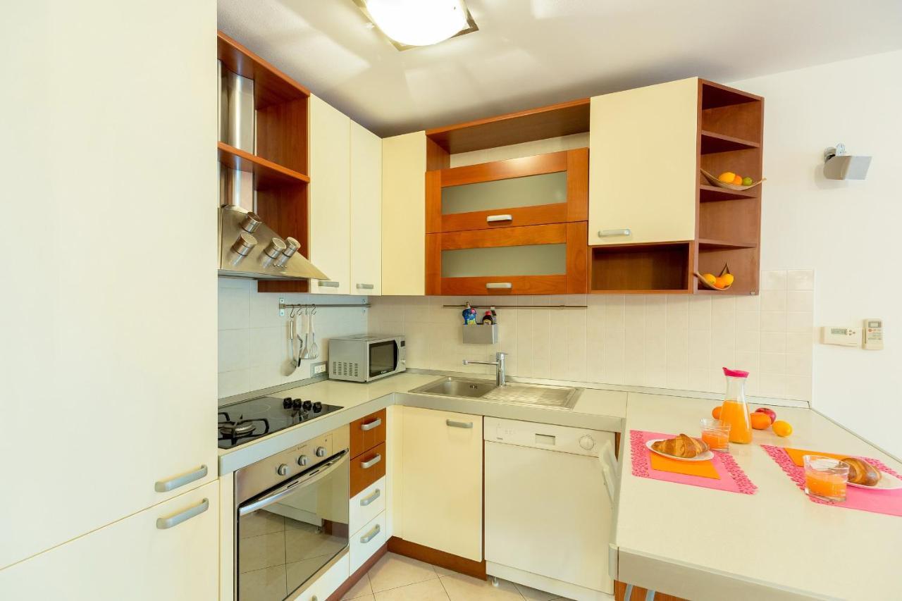 Leona & Borna'S Central Lapad Suites Дубровник Екстериор снимка