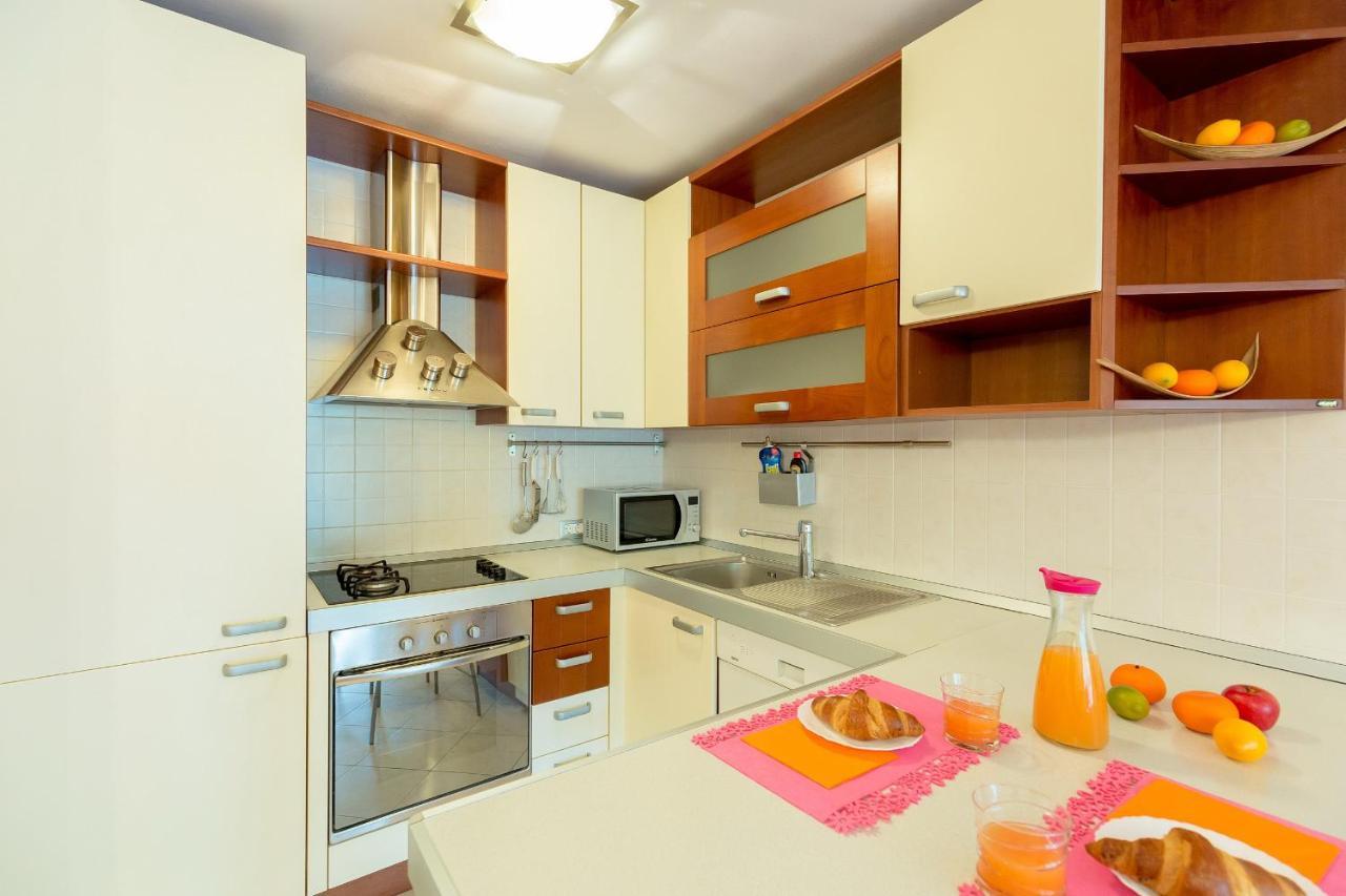 Leona & Borna'S Central Lapad Suites Дубровник Екстериор снимка
